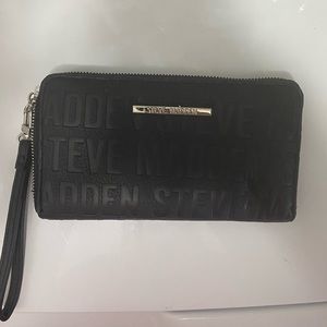 Steve Madden zip wallet